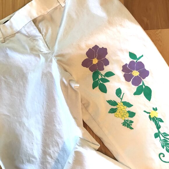Upcycled Express White Pants, Painted Flowers, Funky Hippie Flared, Size 10 - Picture 5 of 13